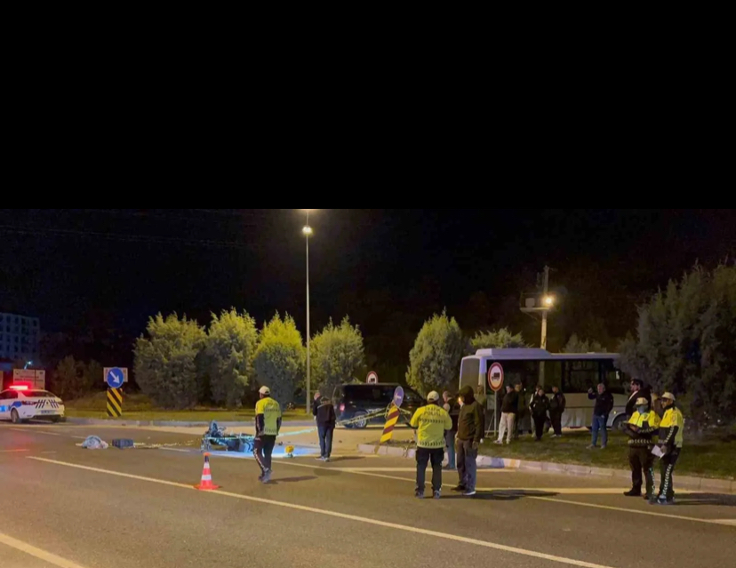 Motosiklet Midibüsle Çarpıştı