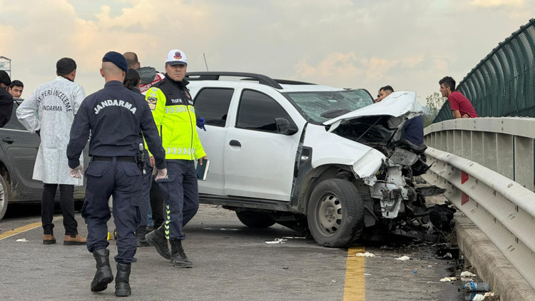 Sakarya’da köprü üzerinde kaza: İki jandarma şehit oldu