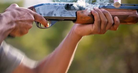 Hendek’te Tüfek Kazası: Avcı Ağır Yaralandı