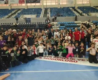 Sakarya Voleybol, Afyon’u 3-2 Yenerek Namağlup Liderliğini Sürdürdü