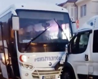 İşçi servisleri çarpıştı: 11 yaralı