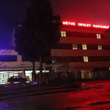 Sakarya’da İlkokulda Gıda Zehirlenmesi Şüphesi: 8 Öğrenci Hastaneye Kaldırıldı