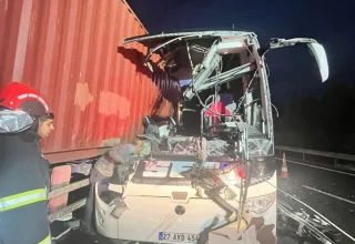 Osmaniye’de yolcu otobüsü TIR’a çarptı: 6 ölü, 11 yaralı