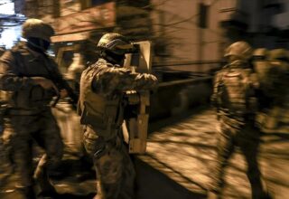 Çekmeköy’de eve düzenlenen narkotik operasyonunda ağır yaralanan polis şehit oldu
