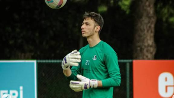 Sakaryasporlu Futbolcunun Sözleri Şok Etkisi Yaşattı “İllaki Gol Yerim Ben” İfadesi Şok Yarattı