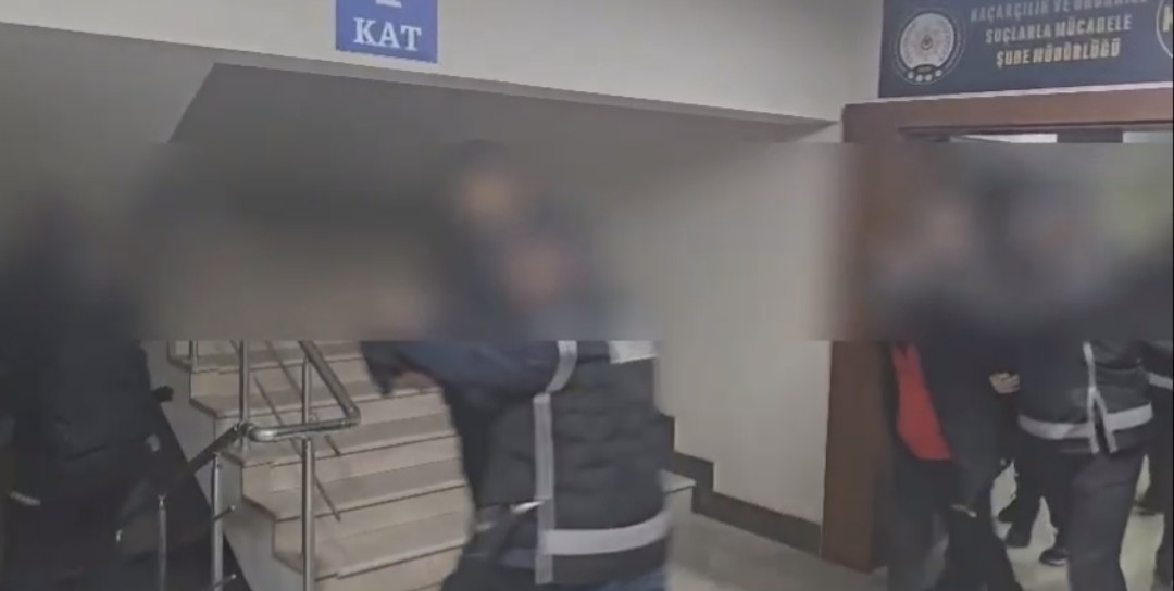 Silahlarla çatışacaklardı polisten kaçamadılar