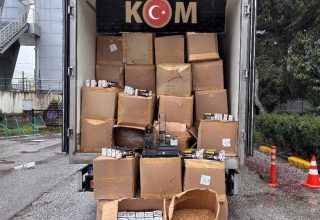 Adapazarı’nda Kaçak Tütün Operasyonu: Tonlarca Ürün Ele Geçirildi