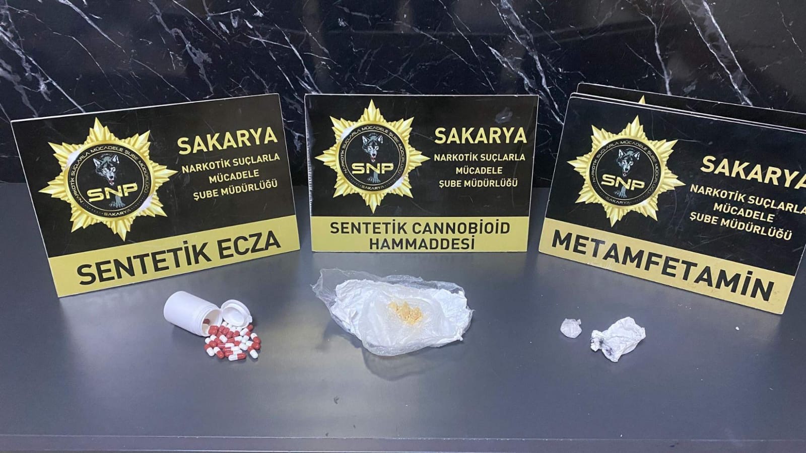 Arifiye Gişelerinde Uyuşturucu Operasyonu: 3 Gözaltı