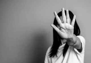 Karasu’da 14 Yaşındaki Öğrenciye İstismar İddiası: Güvenlik Görevlisi Tutuklandı