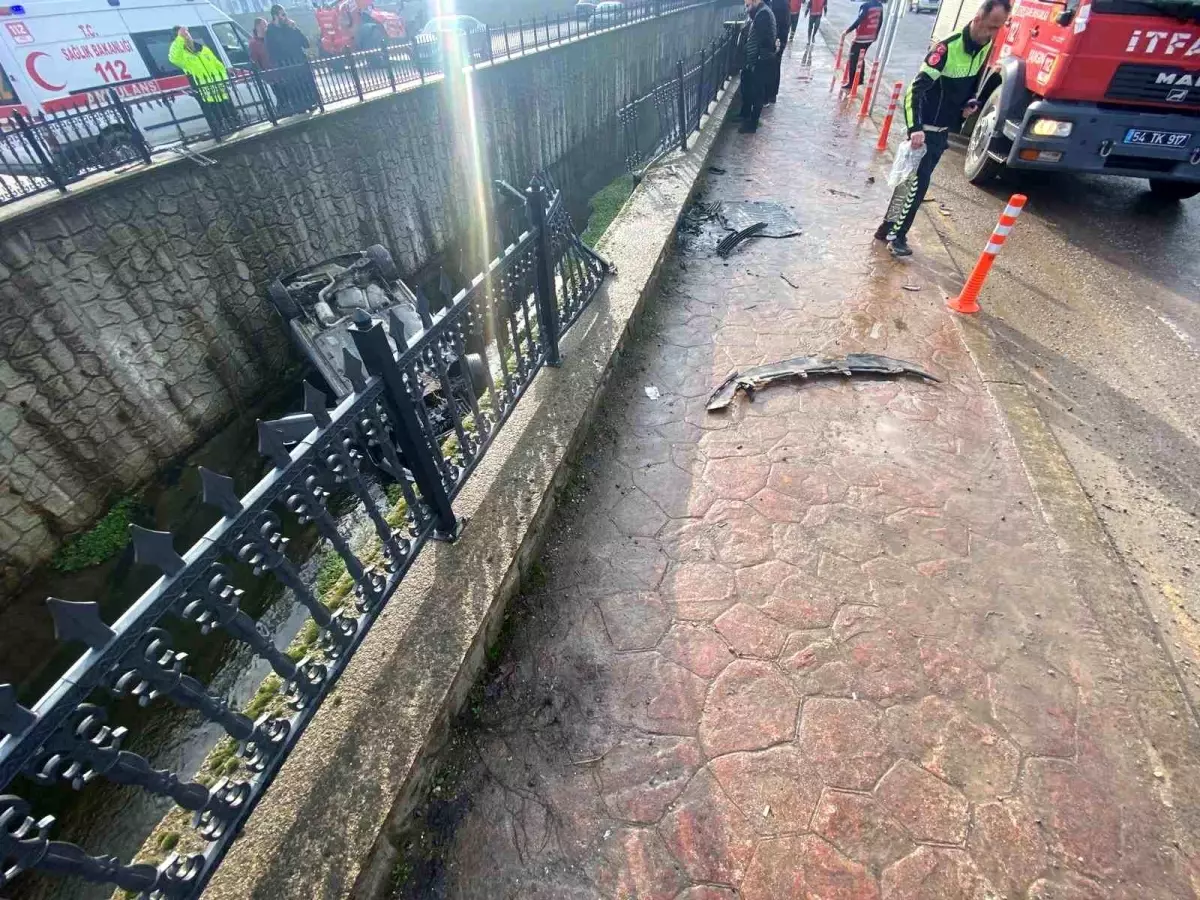 Sakarya’da kanala uçan aracın sürücüsü yaralandı