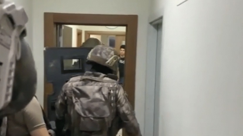 Polisten kaçak ilaç baskını