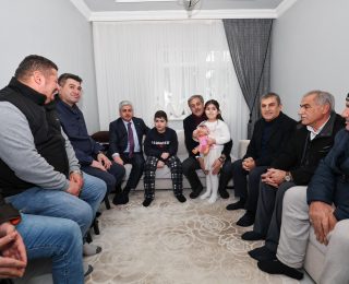 Vali Doğan ve Başkan Alemdar’dan anlamlı ziyaret: “Harun’un nefesine hep birlikte umut olalım”