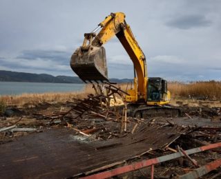 Sapanca Gölü Kıyıları Temizlendi: 89 Kaçak İskele Kaldırıldı