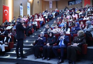 ERENLER GELİŞİM AKADEMİSİ’NİN İLK KONUĞU CEM ÖĞRETİR OLDU