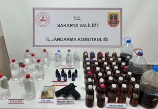 AKYAZI’DA SAHTE ALKOL OPERASYONU: ÇOK SAYIDA MALZEME ELE GEÇİRİLDİ