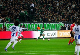 Sakaryaspor Kan Kaybetmeye Devam Ediyor
