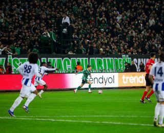 Sakaryaspor Kan Kaybetmeye Devam Ediyor