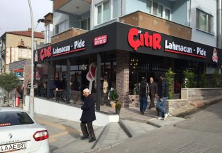 Sakarya’da “Çıtır Lahmacun” Karışıklığı: İşletme Sahibi Göksel Keleş’ten Tepki