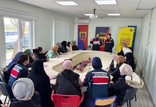 Sakarya Jandarma’dan Velilere “Sıfır Tolerans” Eğitimi