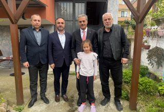 Yusuf Alemdar, Ömer Barik ve Harun Baykan, Muhittin Baykan’ı evinde ziyaret etti.