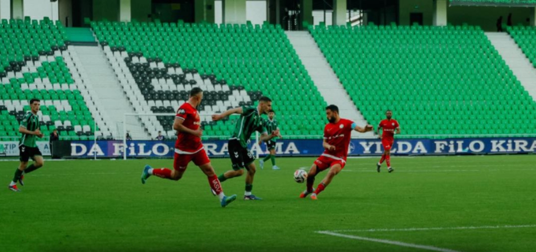Sakaryaspor, Çorum FK’ya 4-0 mağlup oldu