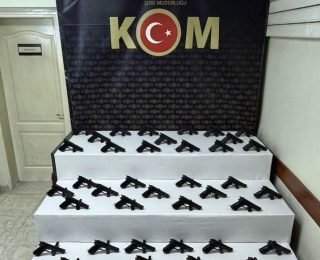 Sakarya merkezli operasyonda 44 kaçak tabanca ele geçirildi: 2 tutuklama