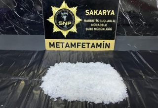 Arifiye’de Uyuşturucu Operasyonu: 245 Gram Metamfetamin Ele Geçirildi