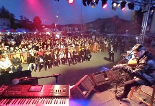 Binlerce Kişi Uğur Işılak Konserinde Buluştu