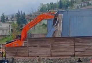 Cinayet sonrası aile bungalovları yıktırdı