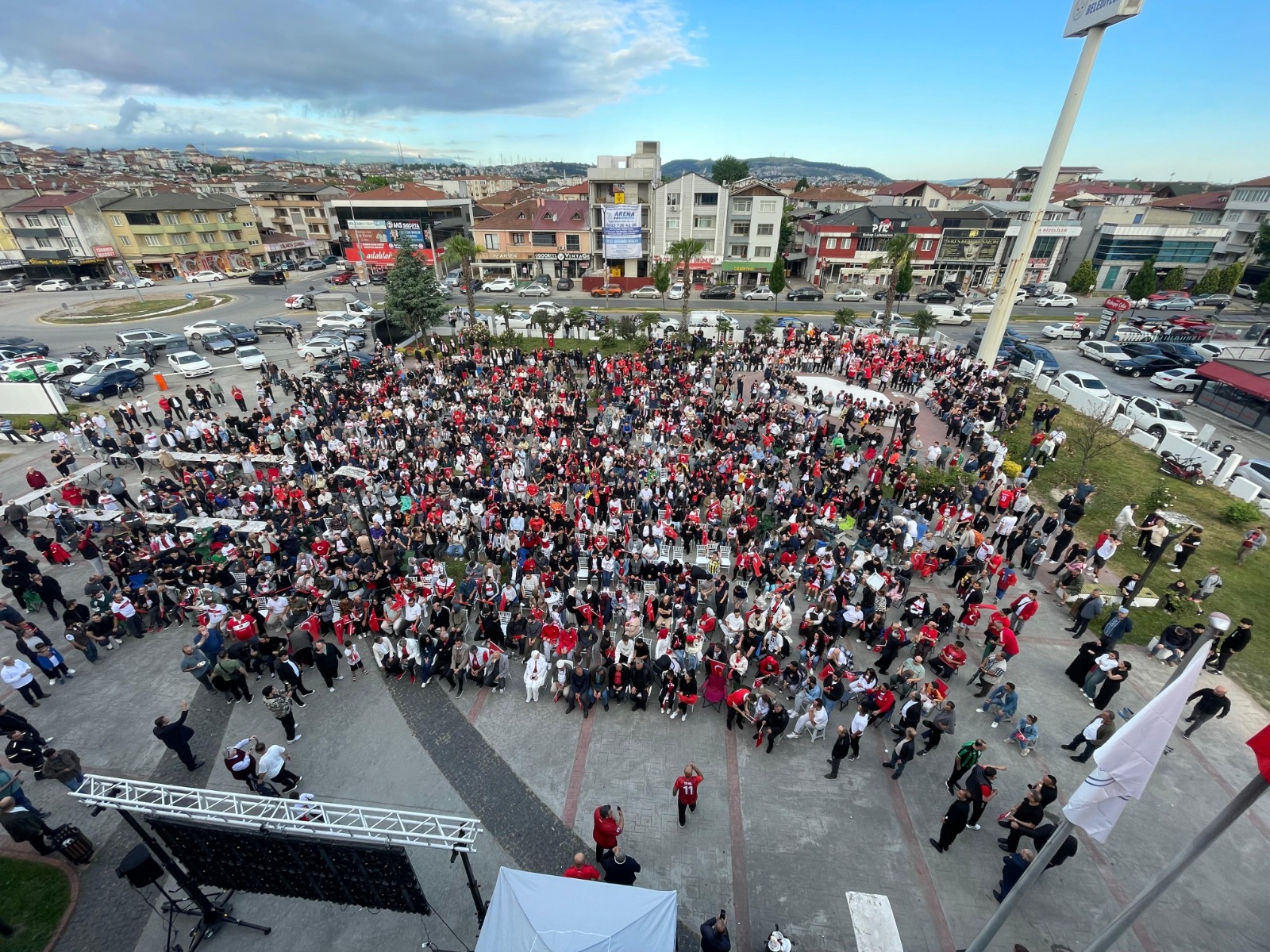 Erenler’de Dev Ekranda Milli Heyecan