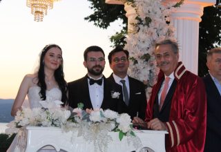 Devlet Protokolü Çakacak Ailesinin mutlu gününde buluştu