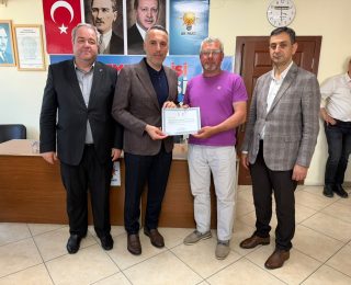 AK Parti’de Teşekkür Belgesi Dağıtımı Devam Ediyor