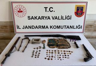 Karasu’da “Anadolu Mirası” Operasyonu: 63 Tarihi Eser Ele Geçirildi