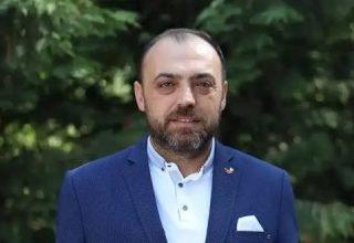 Sakaryaspor’da Yeni Dönem: Enes Zengin Güven Tazeledi