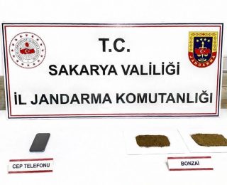 Karasu’da Narkotik Operasyonu: Kilolarca Uyuşturucu Ele Geçirildi, 7 Kişi Tutuklandı