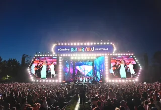 Demet Akalın’dan Sakarya’da Unutulmaz Festival Konseri