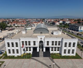 Erenler Belediyesi’nden Erdoğan Fotoğrafı İddialarına Açıklama: “İdari İnceleme Başlatıldı”