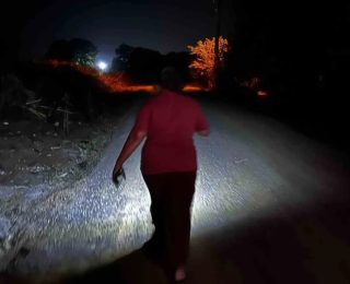 Adapazarı’nda Gizemli Şahıs Mahalleliyi Tedirgin Ediyor