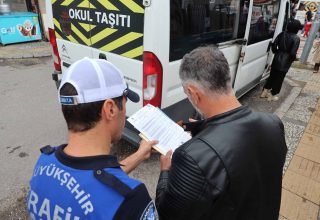 Büyükşehir zabıtasından okul servislerine denetim