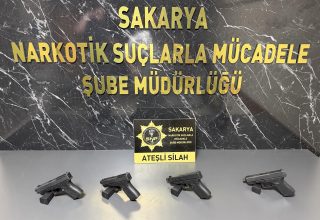 Akyazı Gişelerinde Operasyon: Araçtan 4 Ruhsatsız Tabanca Çıktı