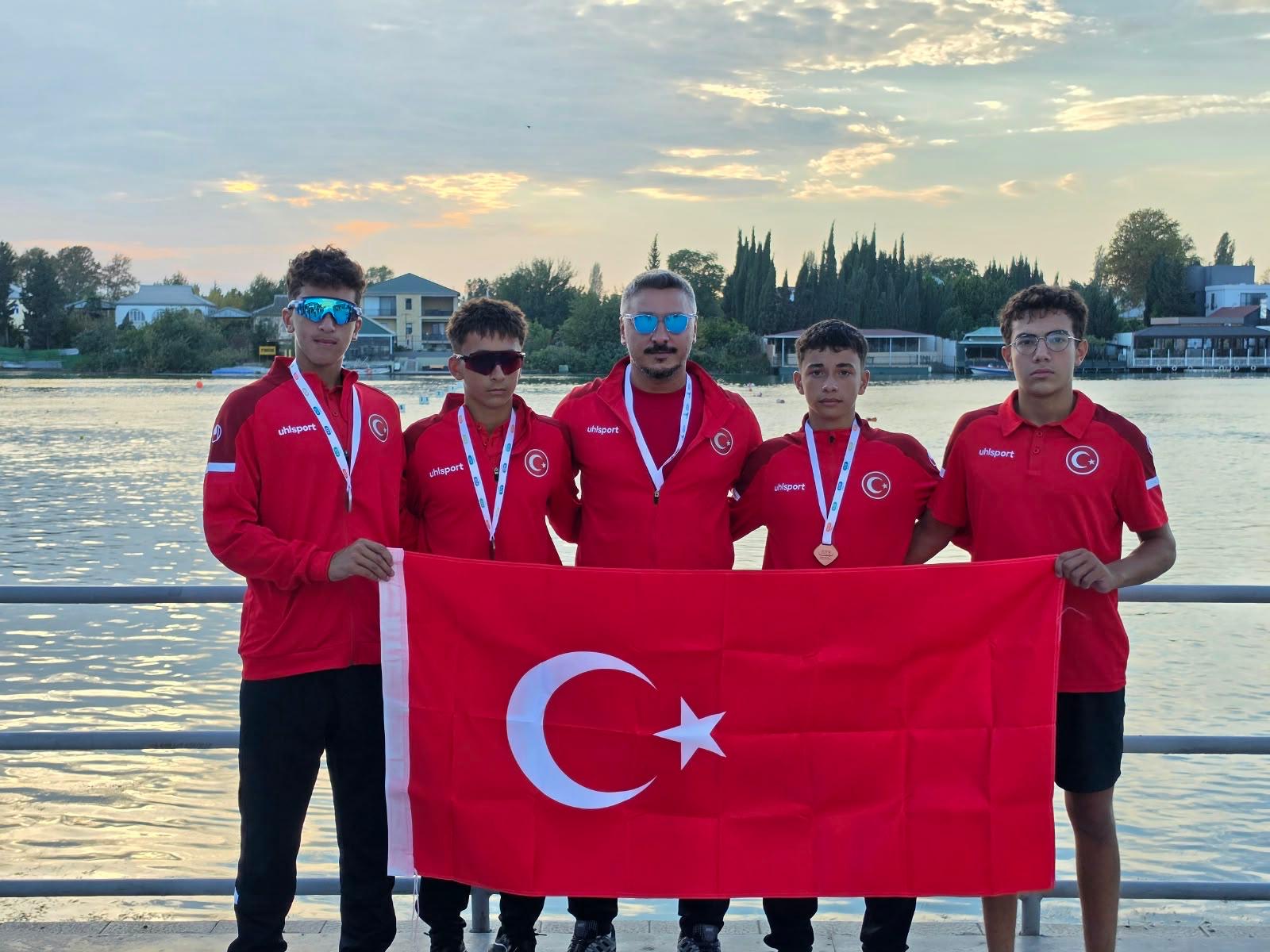 Sakaryalı Genç Kanocular Azerbaycan’da Kürsüye Çıktı
