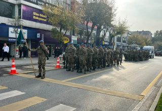 Sakarya’da 29 Ekim Provası! Atatürk Bulvarı Trafiğe Kapatıldı